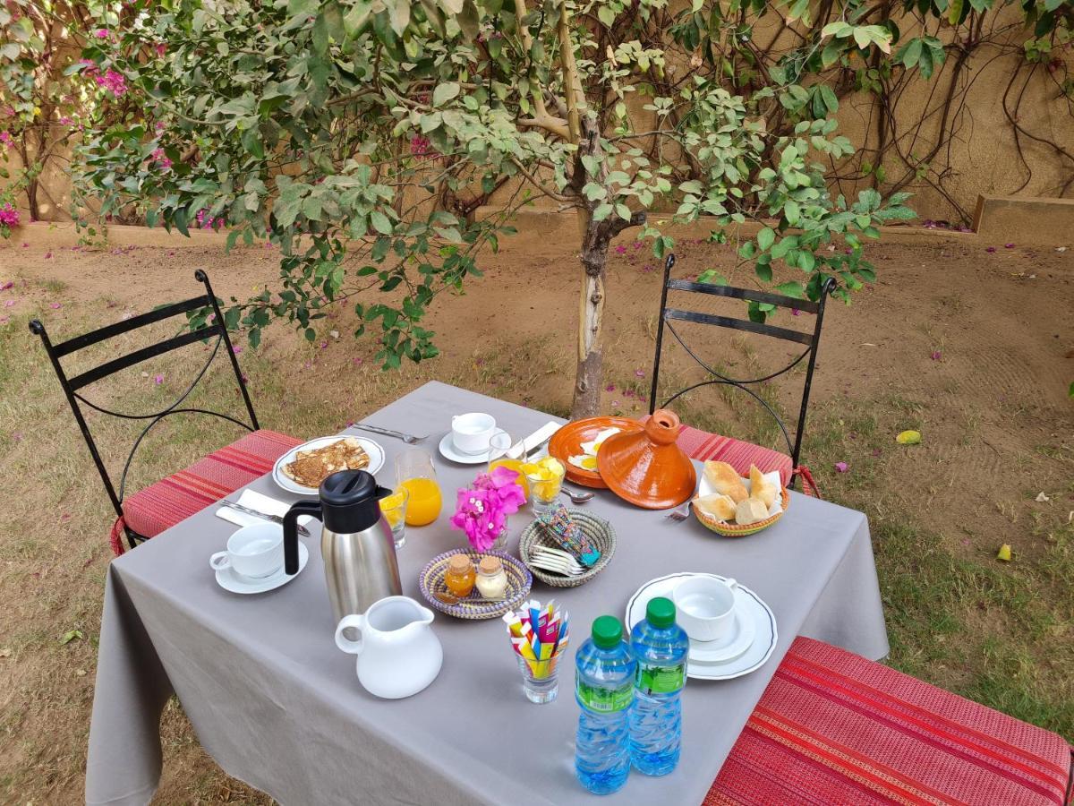Le Souimanga Bleu Saly Acomodação com café da manhã Exterior foto